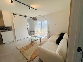 240 Collins Ave 4A, Miami Beach FL 33139
