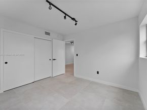 240 Collins Ave 4A, Miami Beach FL 33139