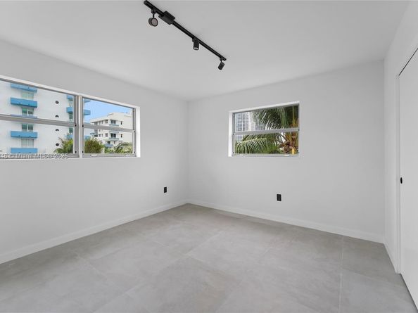 240 Collins Ave 4A, Miami Beach FL 33139
