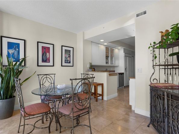 21050 Point Pl 502, Aventura FL 33180
