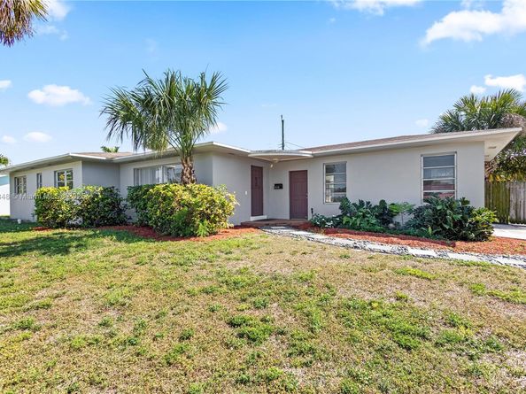 1510 W Terrace Dr, Lake Worth FL 33460