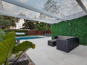 10658 NE 11th Ave, Miami Shores FL 33138