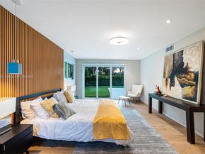 10658 NE 11th Ave, Miami Shores FL 33138