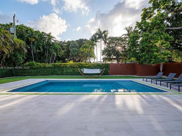 10658 NE 11th Ave, Miami Shores FL 33138