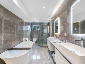 10658 NE 11th Ave, Miami Shores FL 33138