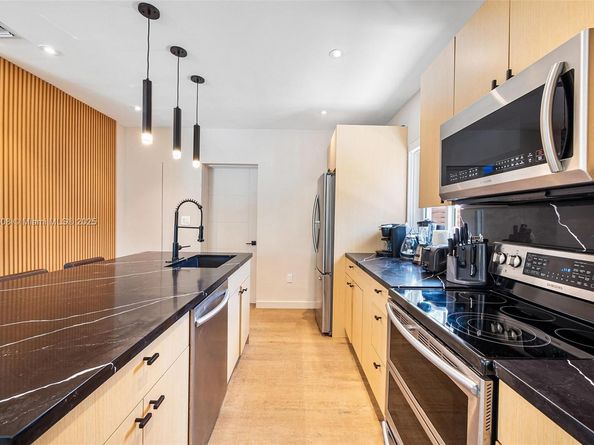 10658 NE 11th Ave, Miami Shores FL 33138