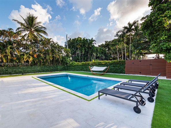 10658 NE 11th Ave, Miami Shores FL 33138