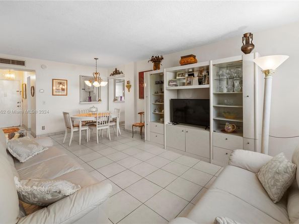 1333 E Hallandale Beach Blvd 409, Hallandale Beach FL 33009
