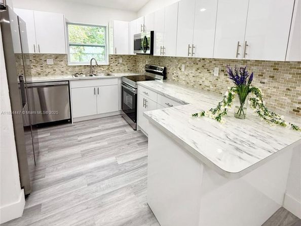 2850 NW 12th Ct, Fort Lauderdale FL 33311