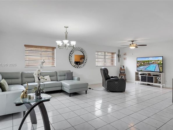 13731 SW 84th St A11, Miami FL 33183