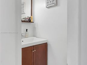 13731 SW 84th St A11, Miami FL 33183