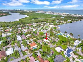 919 N Northlake Dr, Hollywood FL 33019