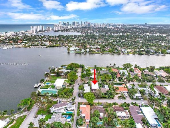 919 N Northlake Dr, Hollywood FL 33019