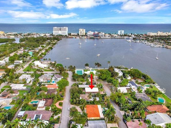 919 N Northlake Dr, Hollywood FL 33019