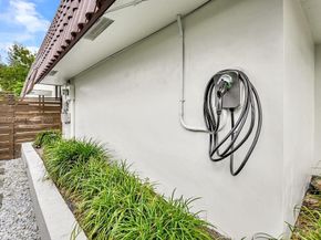 919 N Northlake Dr, Hollywood FL 33019
