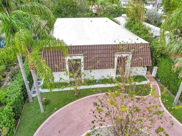 919 N Northlake Dr, Hollywood FL 33019