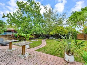 919 N Northlake Dr, Hollywood FL 33019