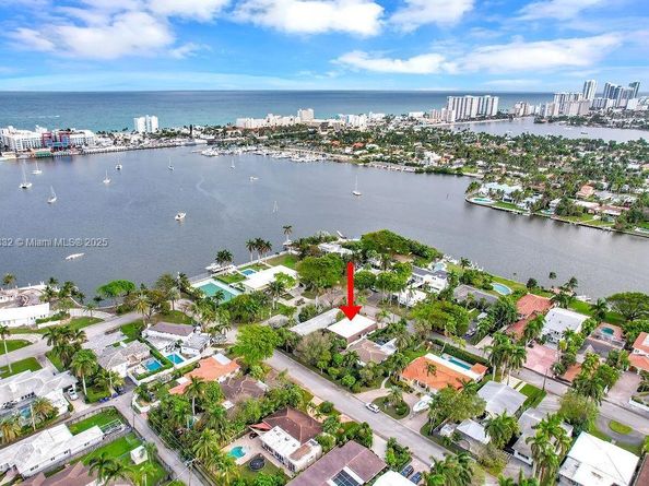 919 N Northlake Dr, Hollywood FL 33019