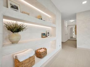 919 N Northlake Dr, Hollywood FL 33019