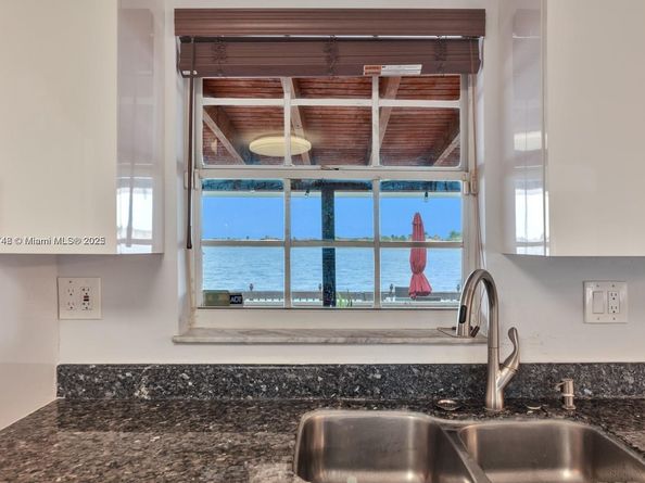 815 NW 126th Ct, Miami FL 33182