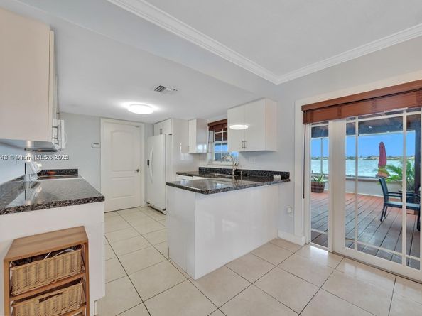 815 NW 126th Ct, Miami FL 33182