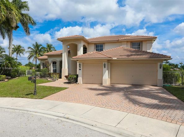 934 Gulfstream Ct, Weston FL 33327