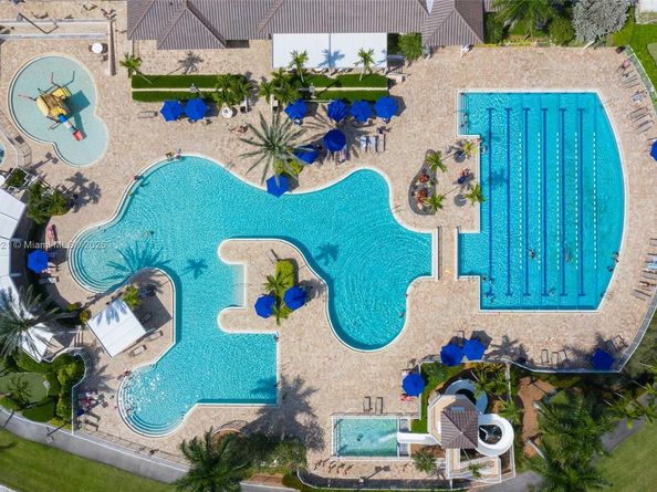 934 Gulfstream Ct, Weston FL 33327