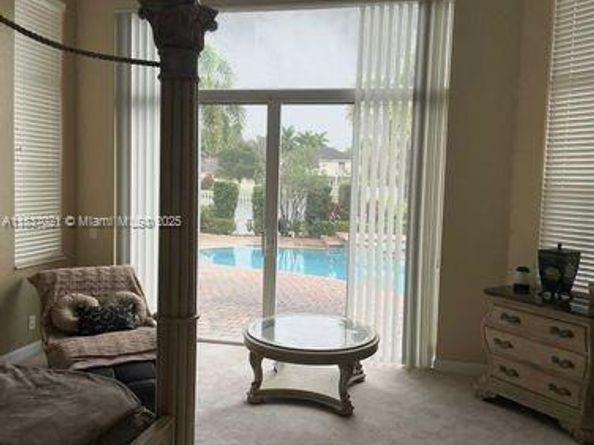 934 Gulfstream Ct, Weston FL 33327