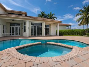 934 Gulfstream Ct, Weston FL 33327