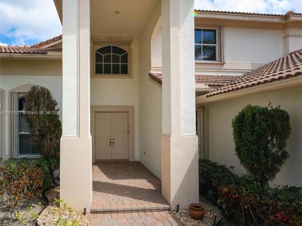 934 Gulfstream Ct, Weston FL 33327