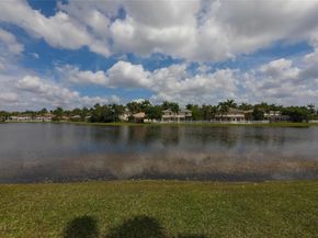 934 Gulfstream Ct, Weston FL 33327