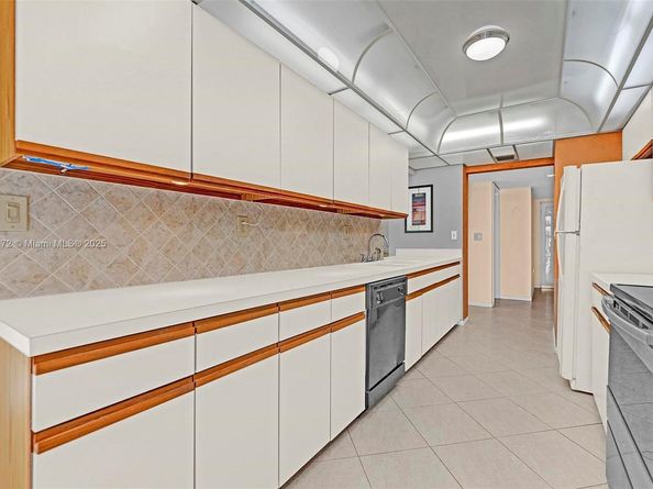 1470 Sheridan St 22C, Hollywood FL 33020