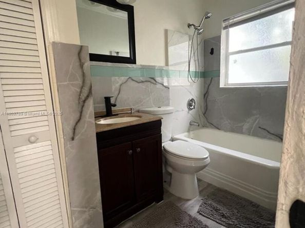 915 N 19th Ave, Hollywood FL 33020