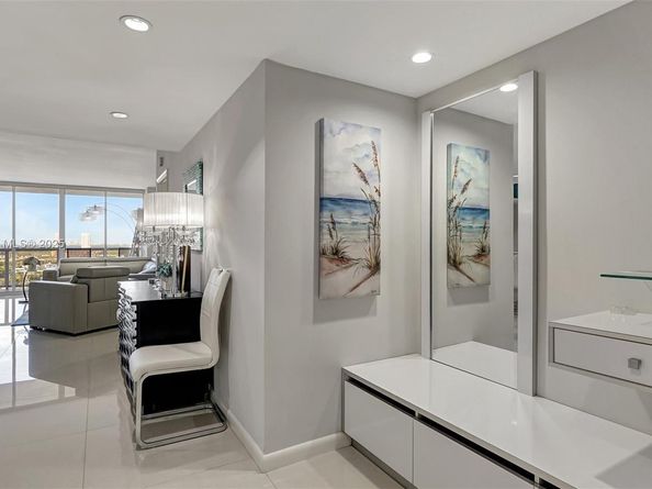 3598 Yacht Club Dr 1901, Aventura FL 33180