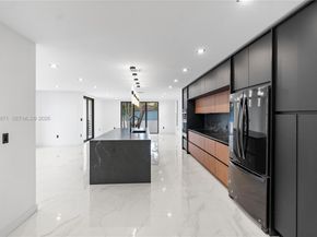 1644 NW 8th Ter, Miami FL 33125