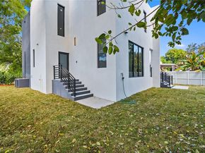 1644 NW 8th Ter, Miami FL 33125