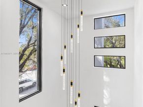 1644 NW 8th Ter, Miami FL 33125