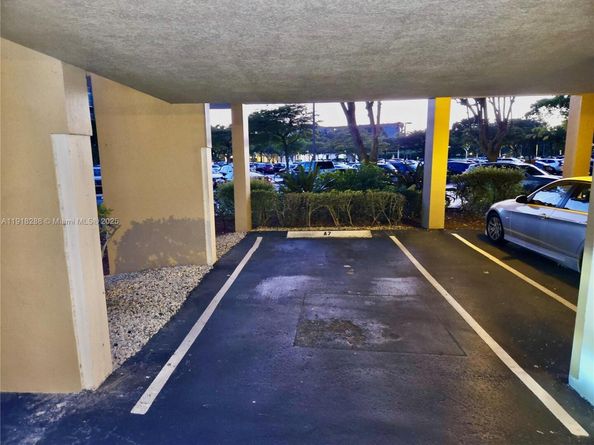 1400 Saint Charles Pl 612, Pembroke Pines FL 33026