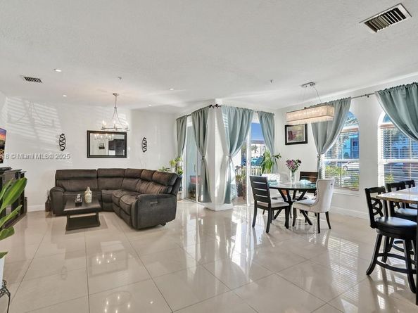 4351 SW 160th Ave 103, Miramar FL 33027