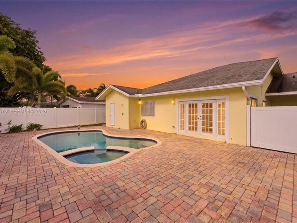 4361 NE 13th Ter, Oakland Park FL 33334