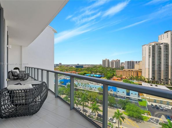3250 NE 188th St UPH08, Aventura FL 33180