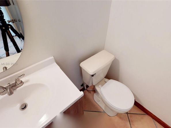 3665 NE 167th St 501, North Miami Beach FL 33160