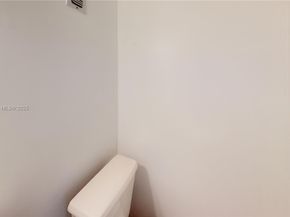 3665 NE 167th St 501, North Miami Beach FL 33160