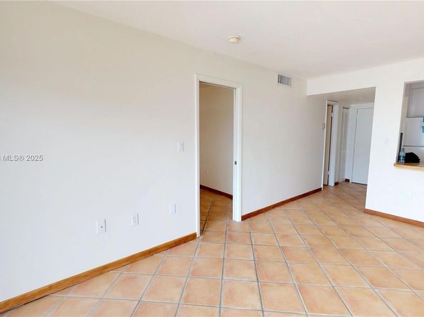 3665 NE 167th St 501, North Miami Beach FL 33160