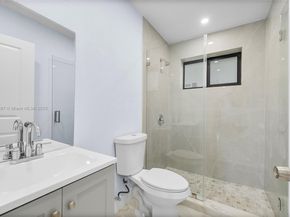 1535 NE 139th St, North Miami FL 33161