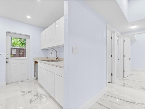 1535 NE 139th St, North Miami FL 33161