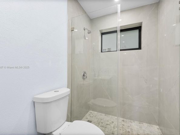 1535 NE 139th St, North Miami FL 33161