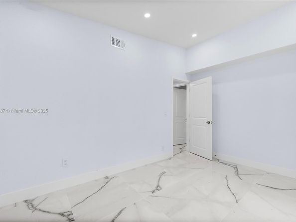 1535 NE 139th St, North Miami FL 33161