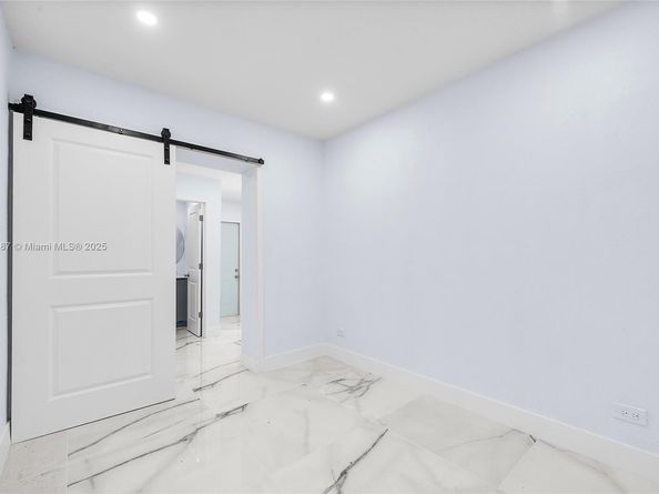 1535 NE 139th St, North Miami FL 33161