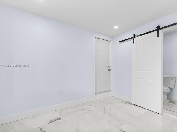 1535 NE 139th St, North Miami FL 33161